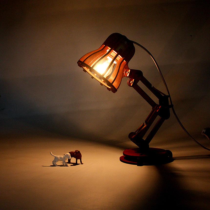 Vintage looking Wooden table lamp