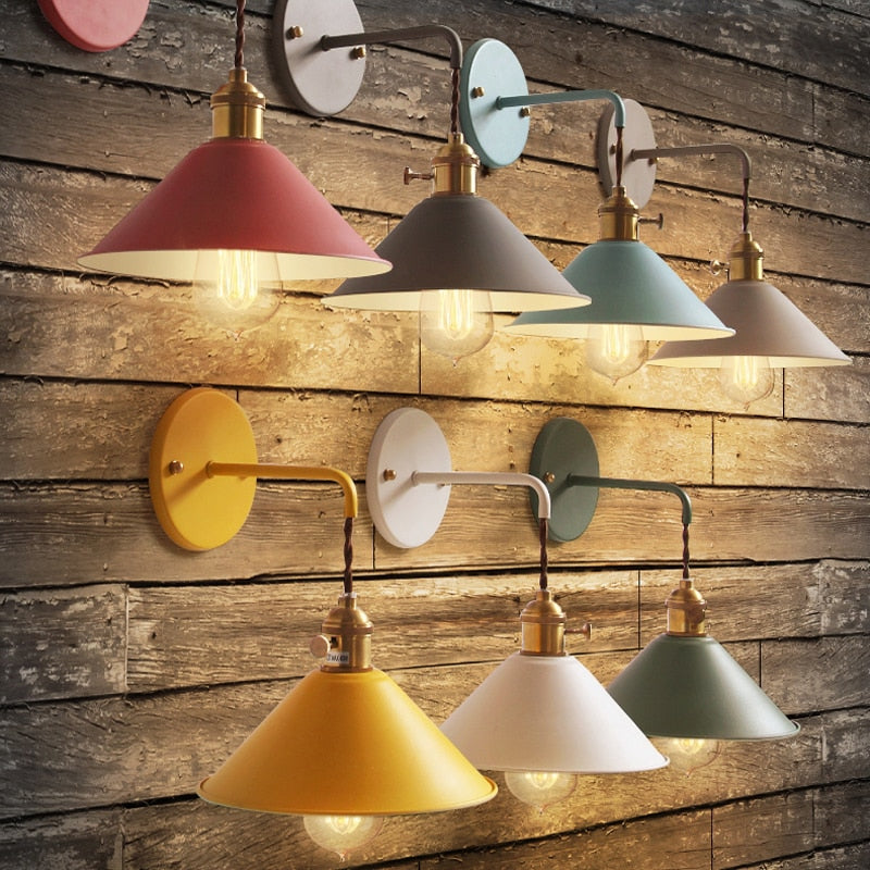 Compact American Wall Lamp