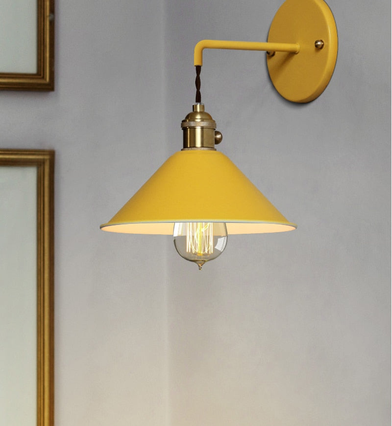 Compact American Wall Lamp