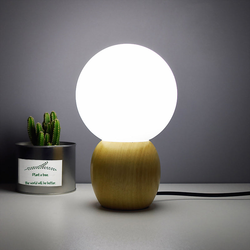 Modern solid wood table lamp